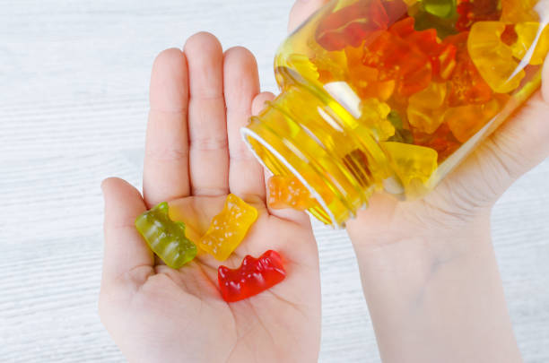 THC Gummies vs. Traditional Smoking: Which is Better?